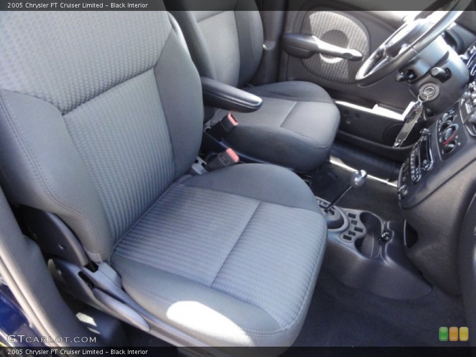 Black Interior Photo for the 2005 Chrysler PT Cruiser Limited #51849665