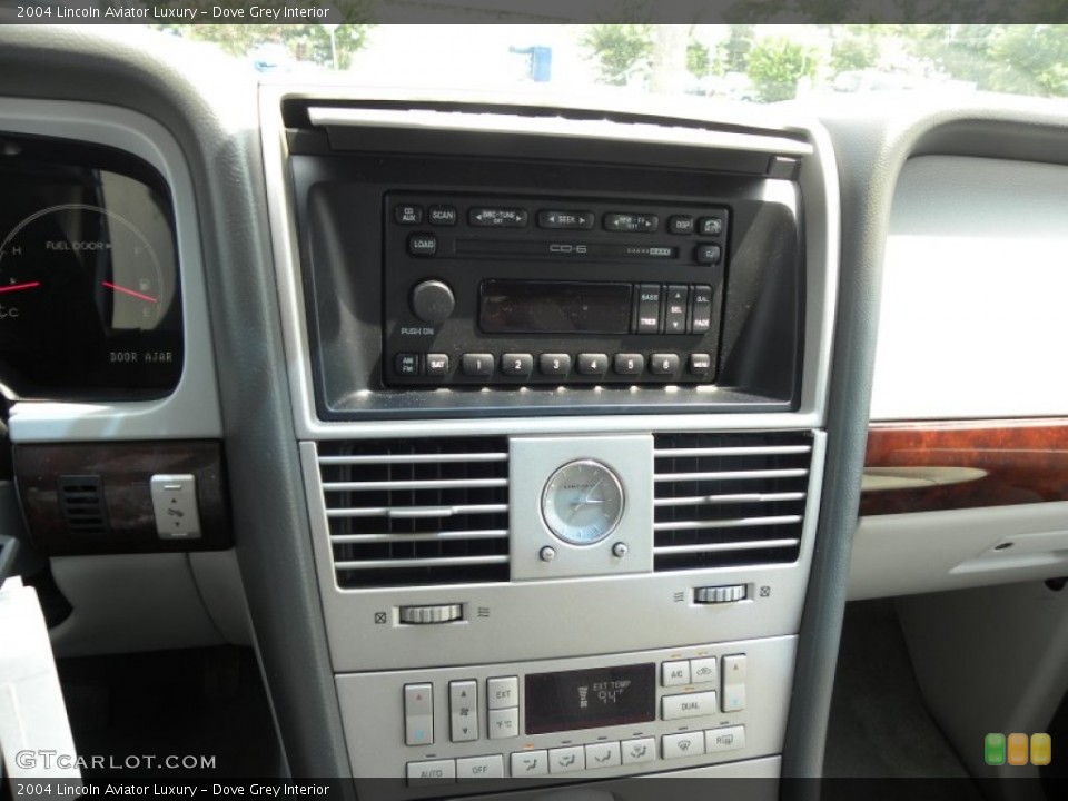 Dove Grey Interior Controls for the 2004 Lincoln Aviator Luxury #51849959