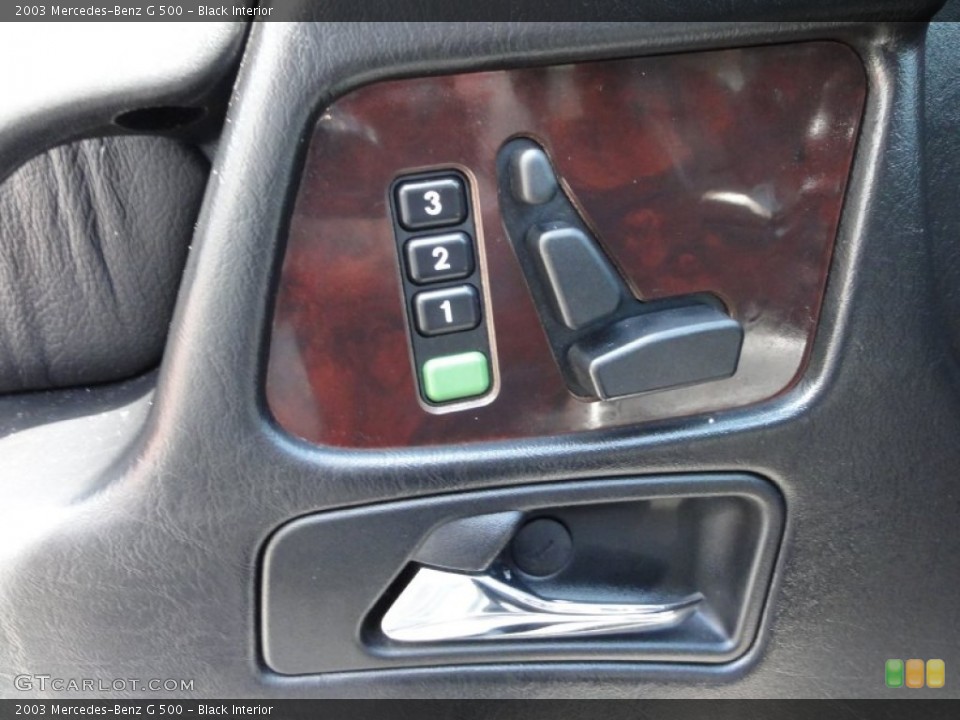 Black Interior Controls for the 2003 Mercedes-Benz G 500 #51850949