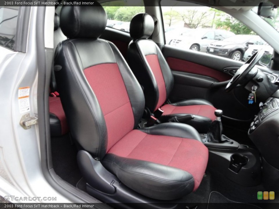 Black/Red Interior Photo for the 2003 Ford Focus SVT Hatchback #51866449
