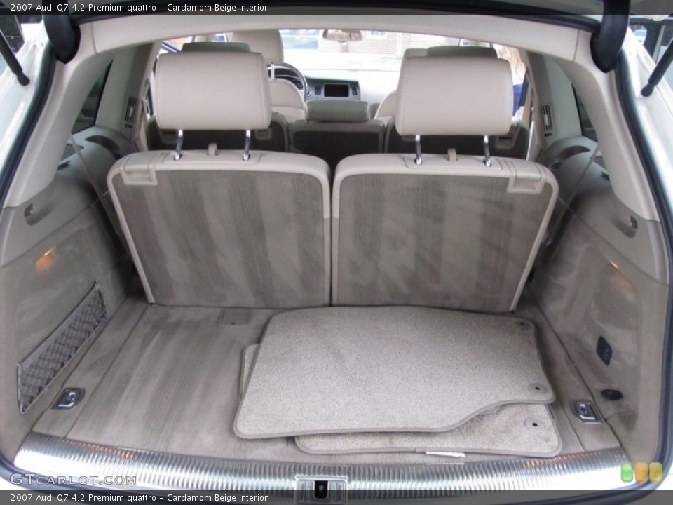 Cardamom Beige Interior Trunk for the 2007 Audi Q7 4.2 Premium quattro #51878317