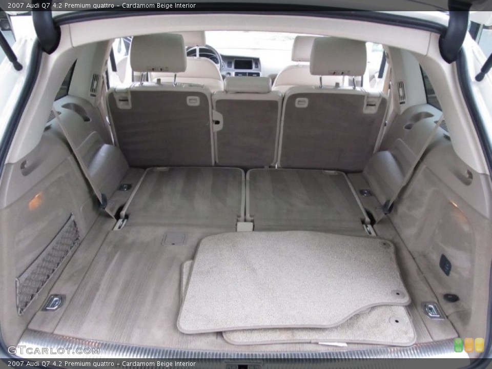 Cardamom Beige Interior Trunk for the 2007 Audi Q7 4.2 Premium quattro #51878333