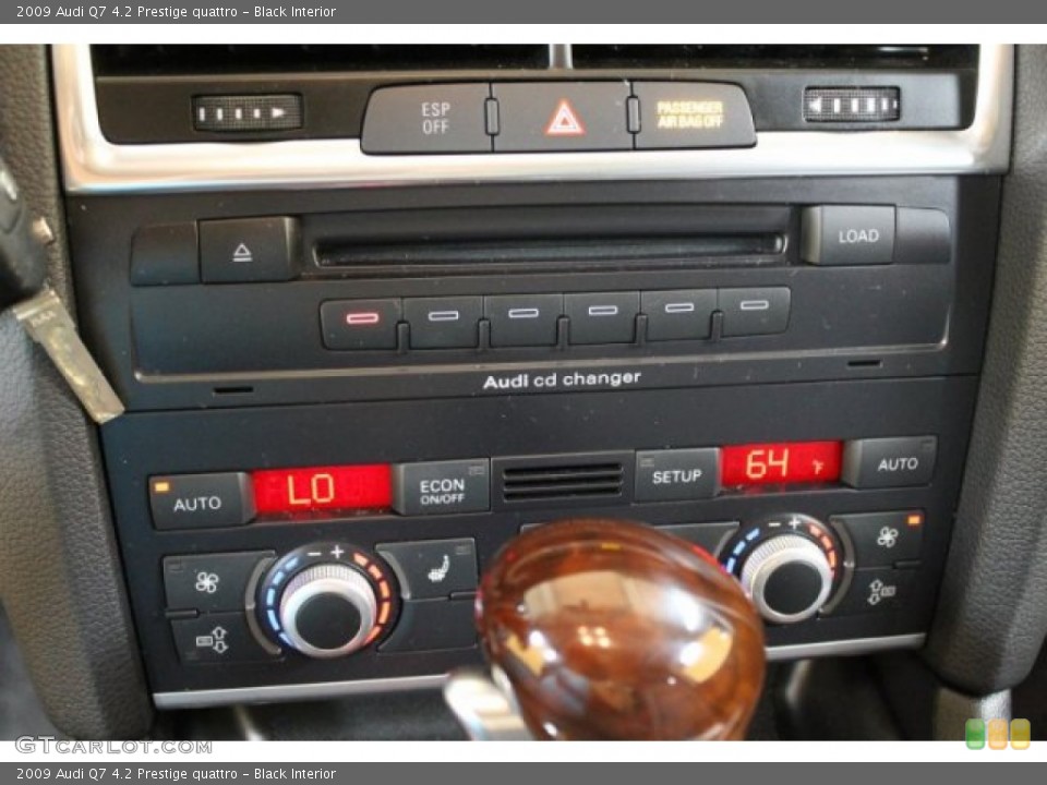 Black Interior Controls for the 2009 Audi Q7 4.2 Prestige quattro #51888719