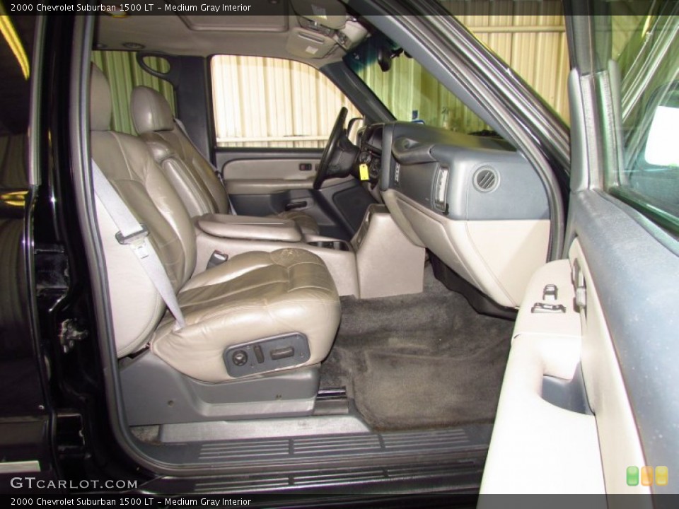 Medium Gray Interior Photo for the 2000 Chevrolet Suburban 1500 LT #51897710