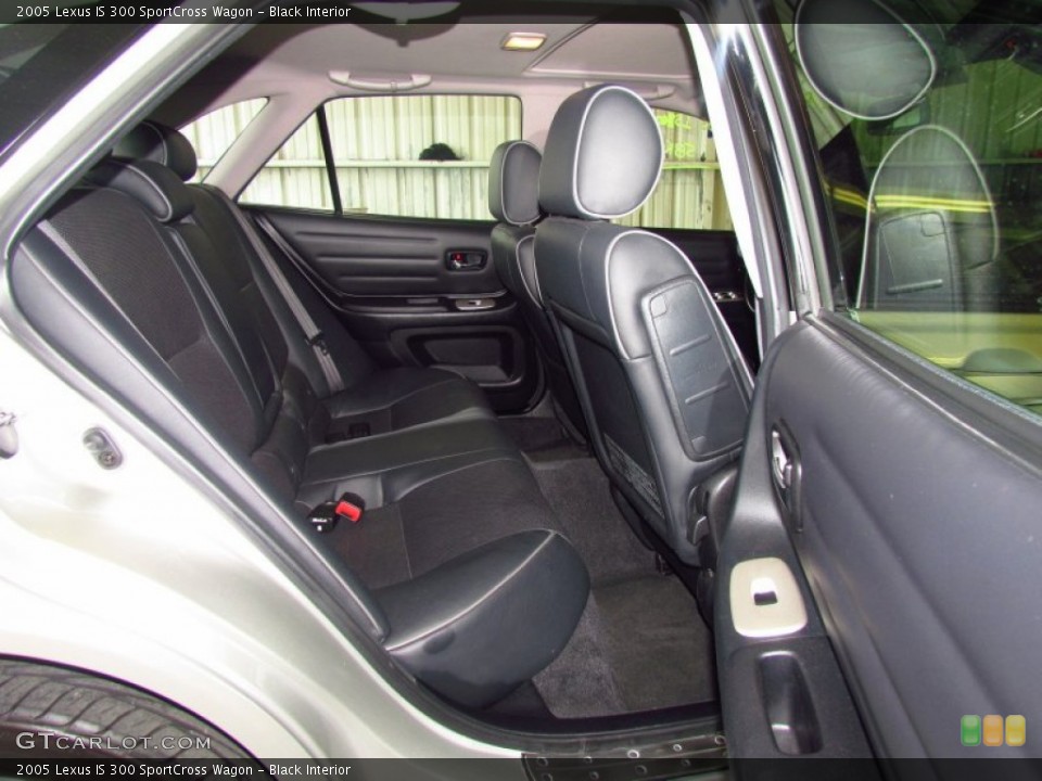 Black Interior Photo for the 2005 Lexus IS 300 SportCross Wagon #51898292
