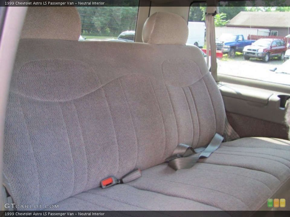 Neutral Interior Photo for the 1999 Chevrolet Astro LS Passenger Van #51908480