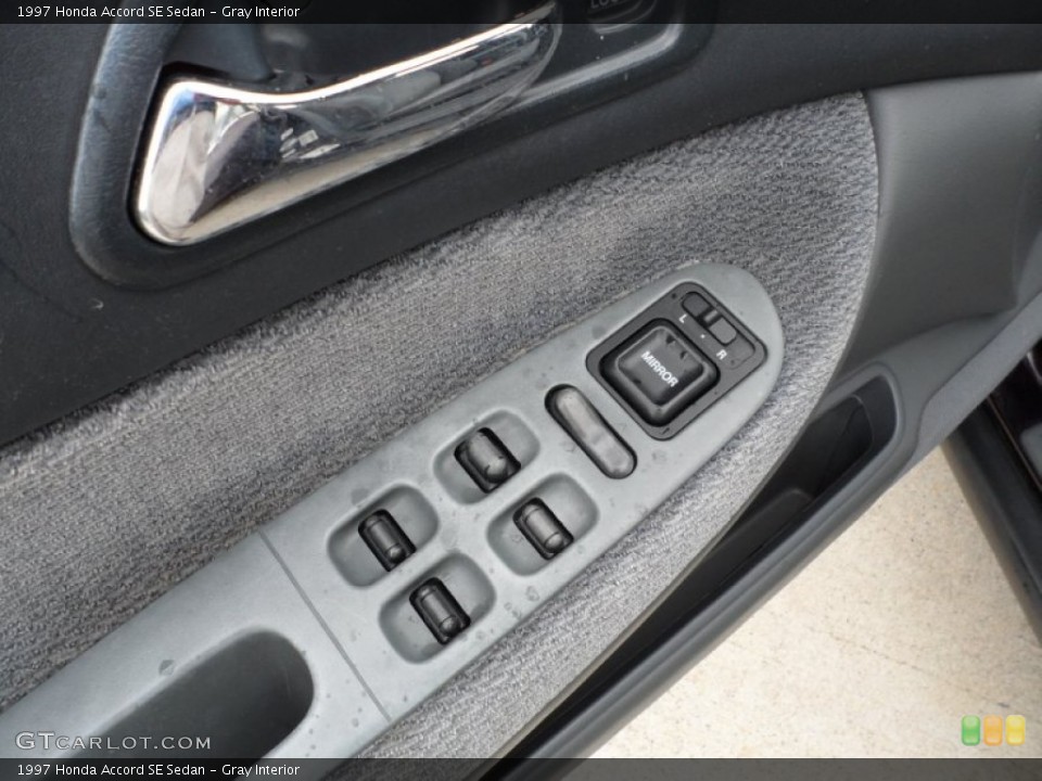 Gray Interior Controls for the 1997 Honda Accord SE Sedan #51910922