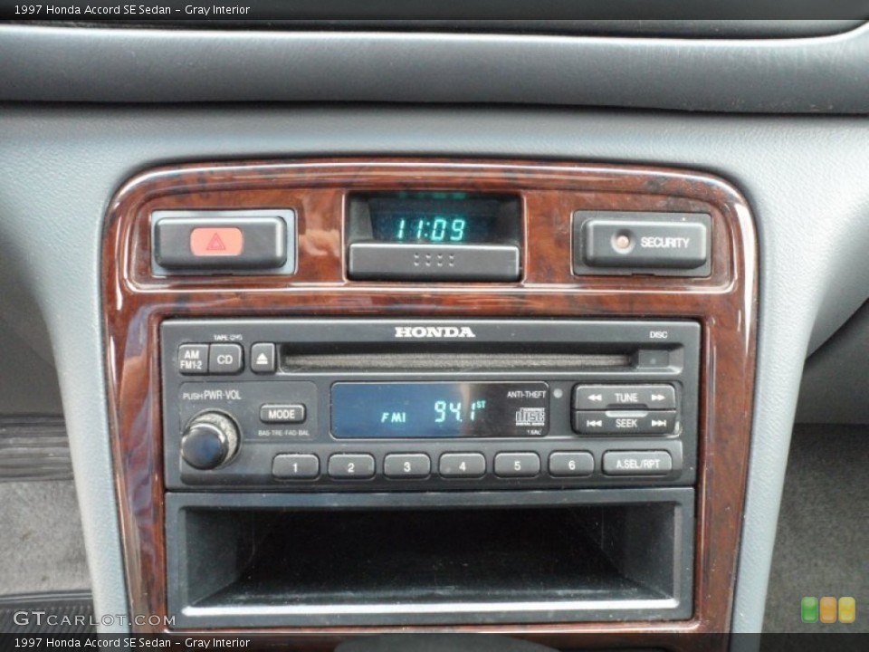 Gray Interior Controls for the 1997 Honda Accord SE Sedan #51911006