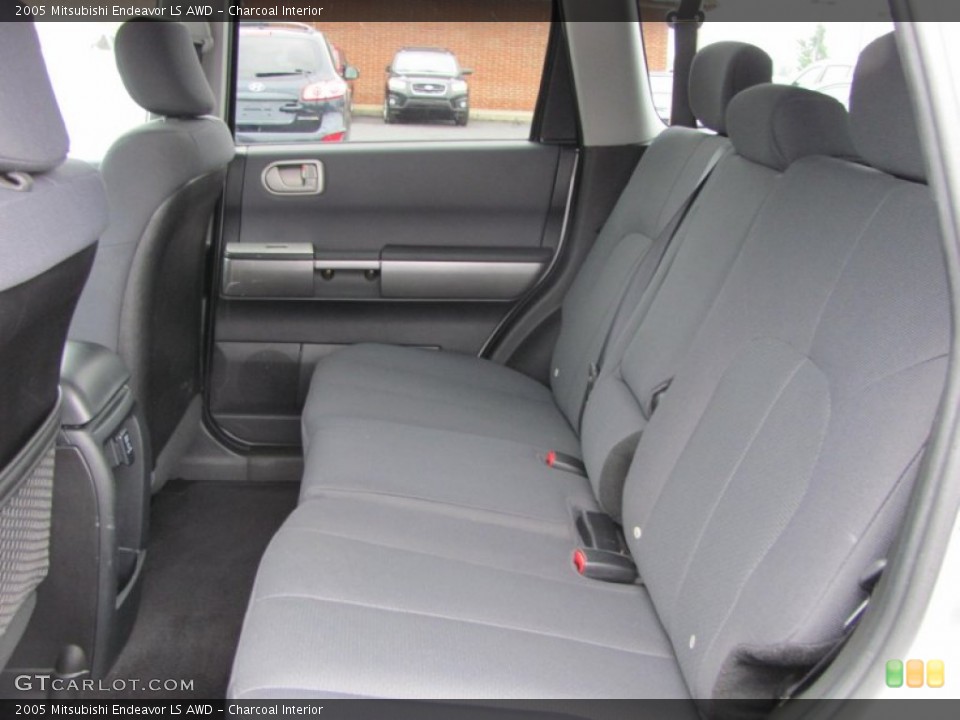 Charcoal Interior Photo for the 2005 Mitsubishi Endeavor LS AWD #51911213