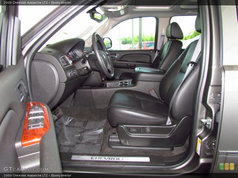 Ebony Interior Photo for the 2009 Chevrolet Avalanche LTZ #51913019