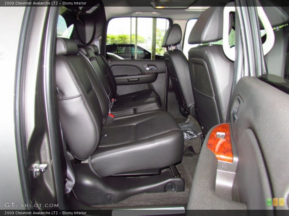 Ebony Interior Photo for the 2009 Chevrolet Avalanche LTZ #51913052
