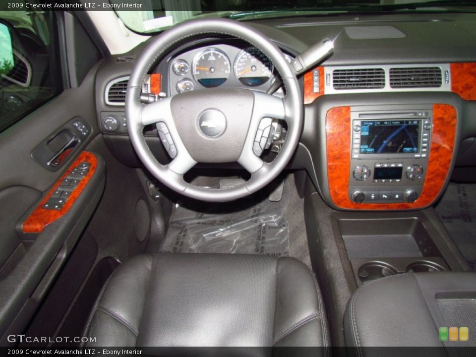 Ebony Interior Dashboard for the 2009 Chevrolet Avalanche LTZ #51913106