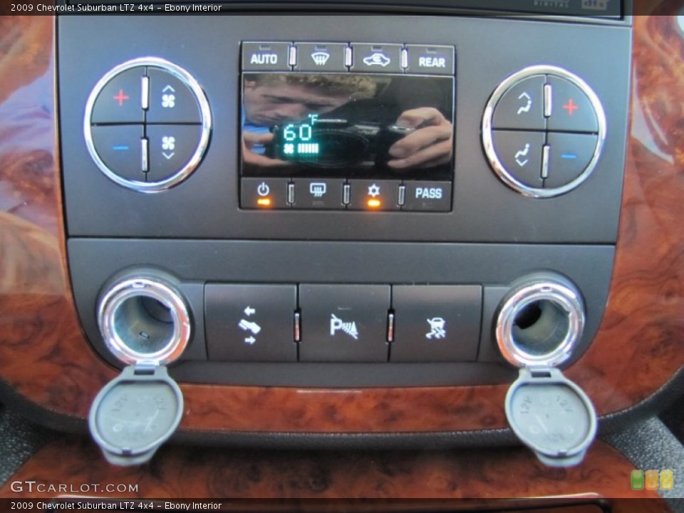 Ebony Interior Controls for the 2009 Chevrolet Suburban LTZ 4x4 #51921824