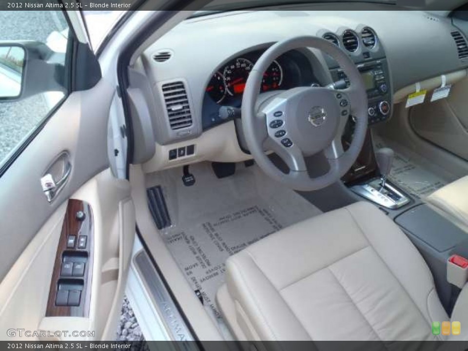 Blonde Interior Photo for the 2012 Nissan Altima 2.5 SL #51944630