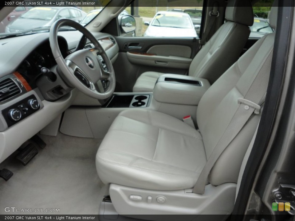 Light Titanium Interior Photo for the 2007 GMC Yukon SLT 4x4 #51944648