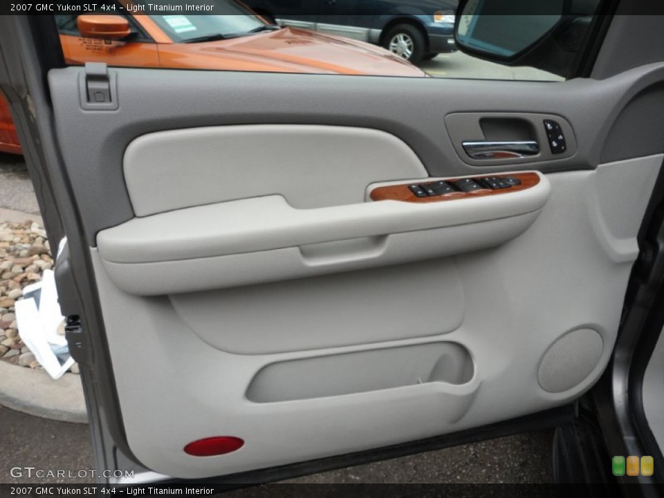 Light Titanium Interior Door Panel for the 2007 GMC Yukon SLT 4x4 #51944693