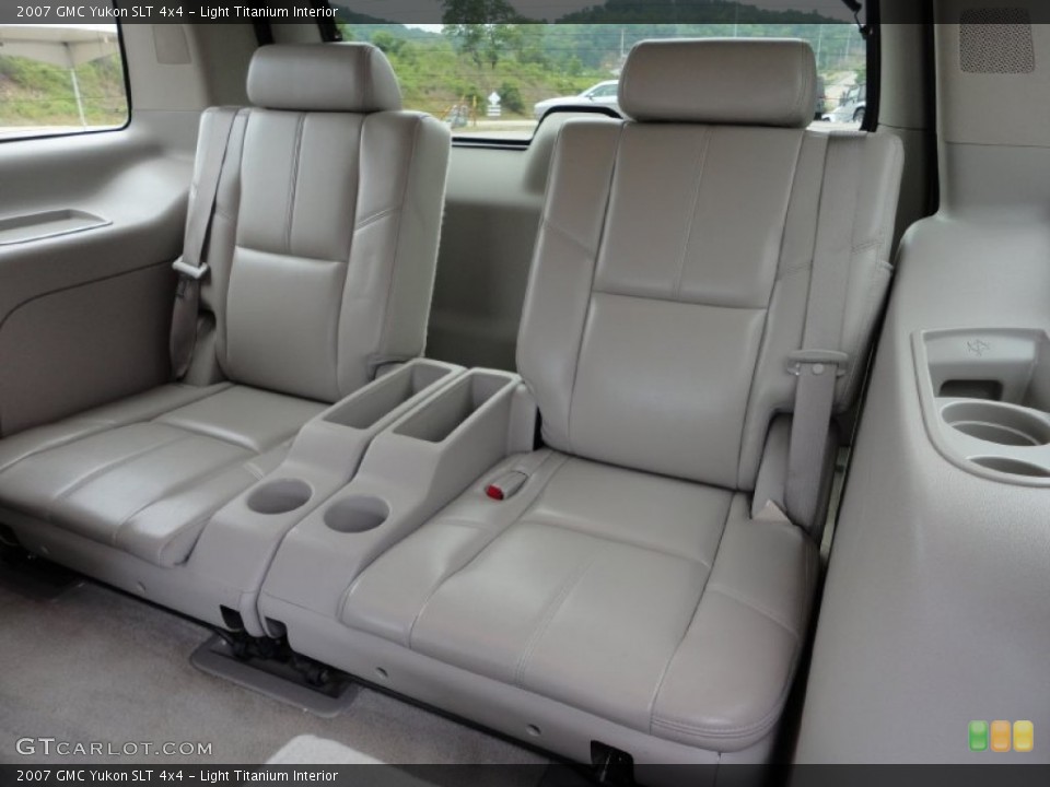 Light Titanium Interior Photo for the 2007 GMC Yukon SLT 4x4 #51944732