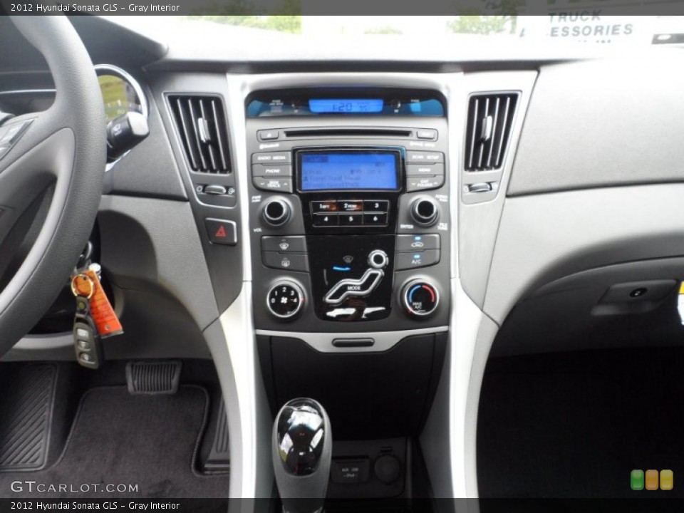 Gray Interior Controls for the 2012 Hyundai Sonata GLS #51948806
