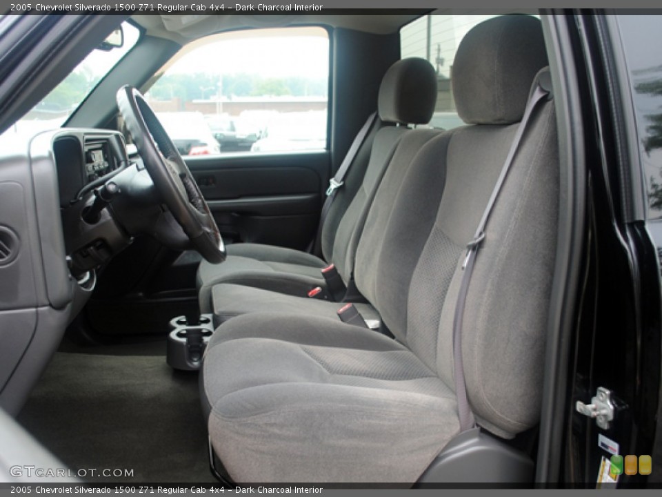 Dark Charcoal Interior Photo for the 2005 Chevrolet Silverado 1500 Z71 Regular Cab 4x4 #51948815