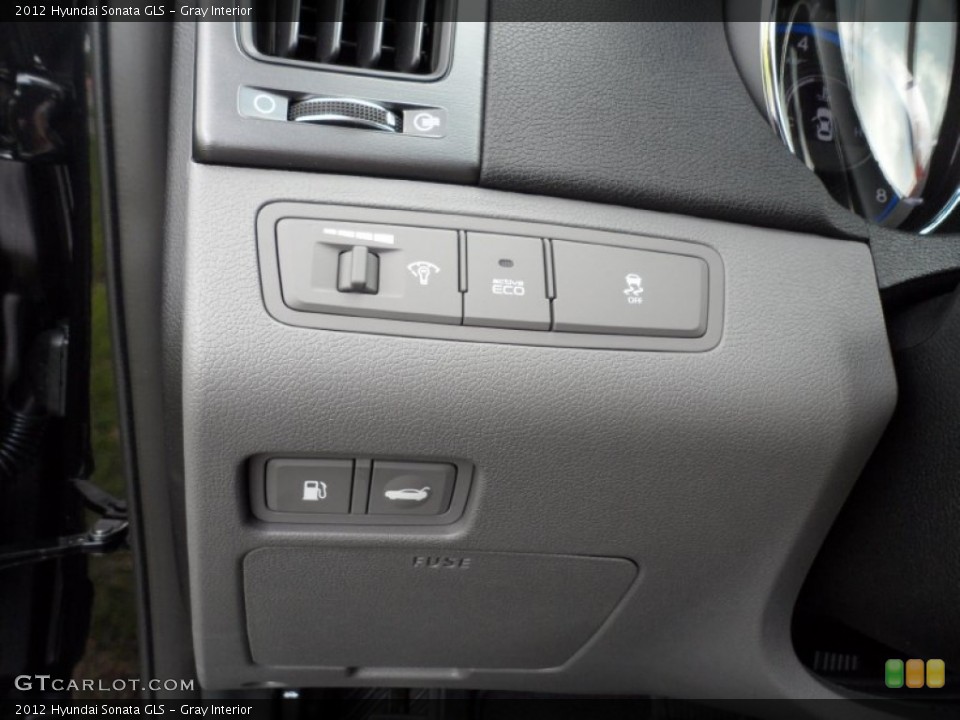 Gray Interior Controls for the 2012 Hyundai Sonata GLS #51948941