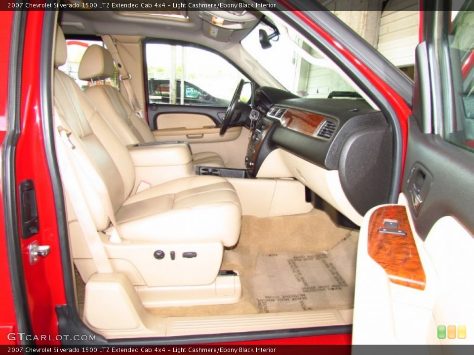 Light Cashmere/Ebony Black Interior Photo for the 2007 Chevrolet Silverado 1500 LTZ Extended Cab 4x4 #51952220