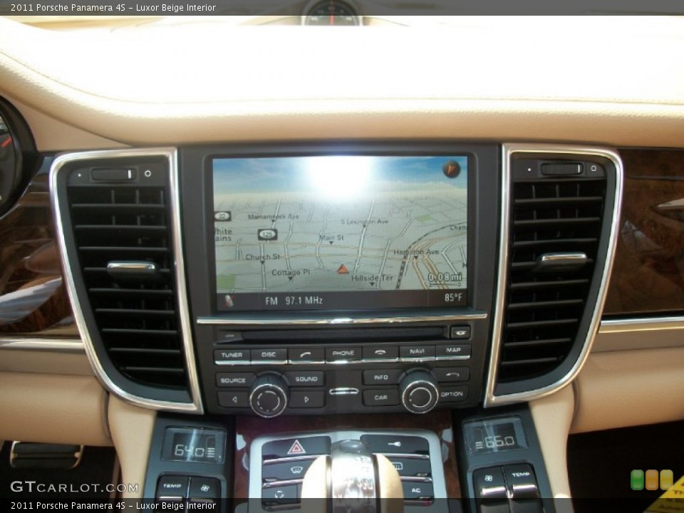 Luxor Beige Interior Navigation for the 2011 Porsche Panamera 4S #51952406