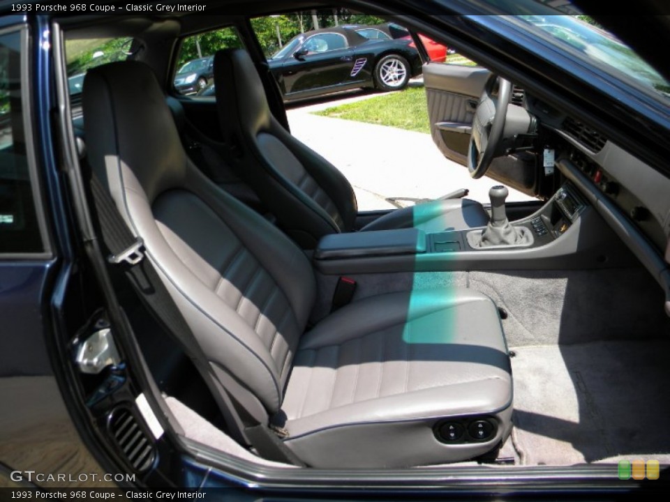 Classic Grey Interior Photo for the 1993 Porsche 968 Coupe #51952637