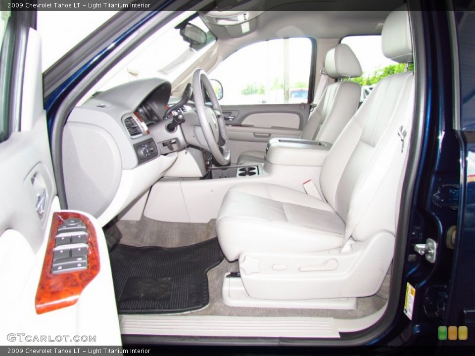 Light Titanium Interior Photo for the 2009 Chevrolet Tahoe LT #51953915