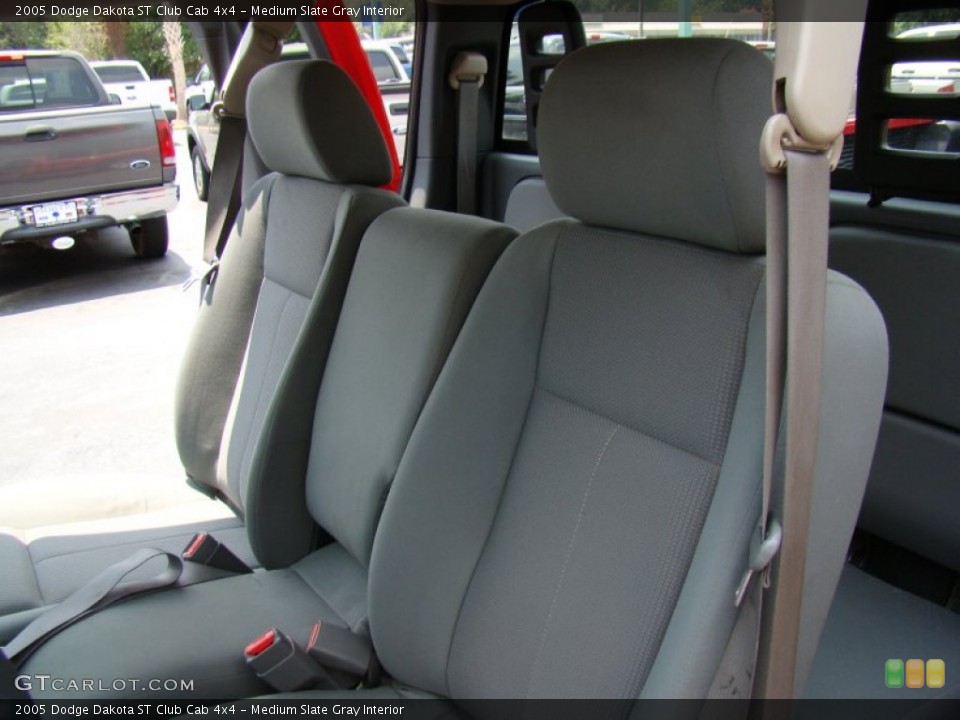Medium Slate Gray Interior Photo for the 2005 Dodge Dakota ST Club Cab 4x4 #51959369