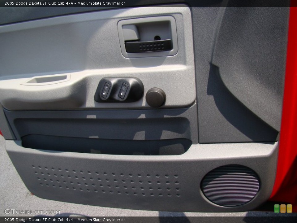 Medium Slate Gray Interior Door Panel for the 2005 Dodge Dakota ST Club Cab 4x4 #51959448