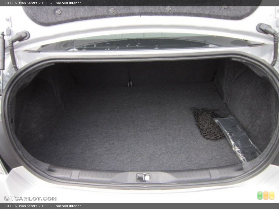 2006 Nissan sentra trunk space