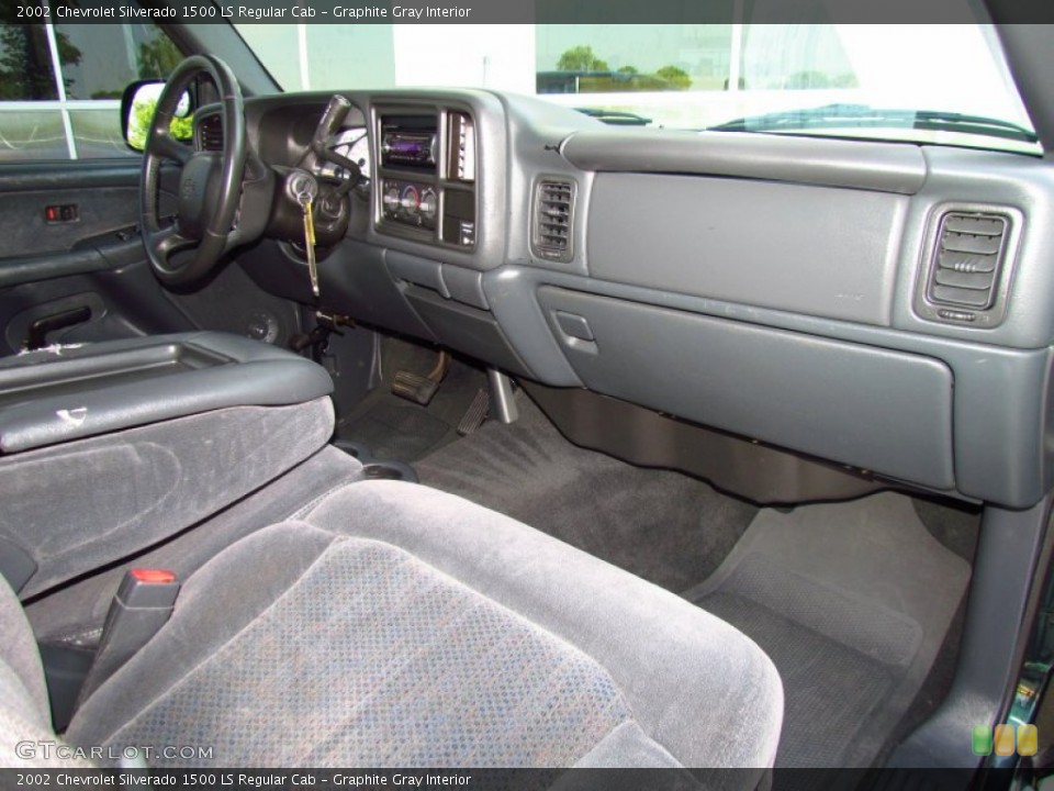 Graphite Gray Interior Dashboard for the 2002 Chevrolet Silverado 1500 LS Regular Cab #51979607