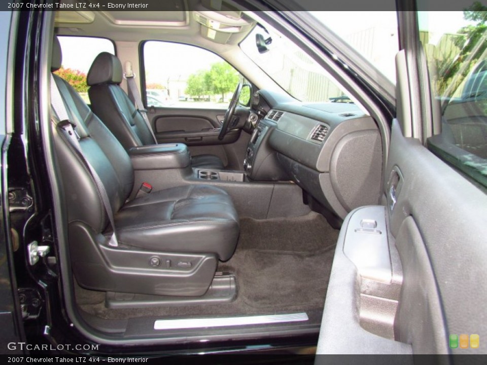 Ebony Interior Photo for the 2007 Chevrolet Tahoe LTZ 4x4 #51979871