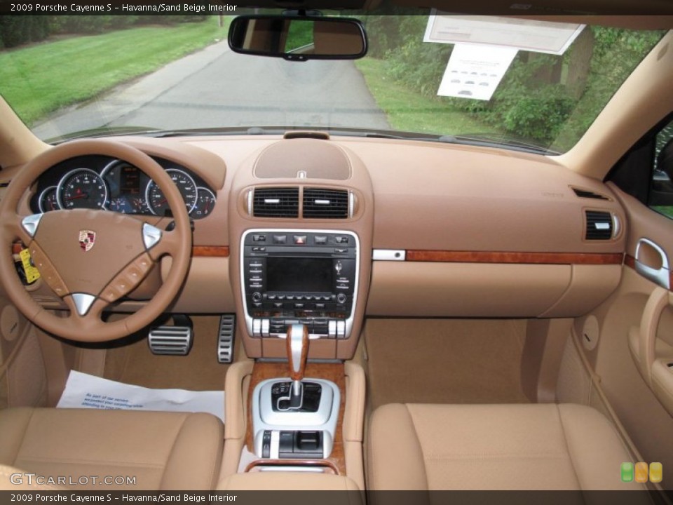 Havanna/Sand Beige Interior Dashboard for the 2009 Porsche Cayenne S #52001994