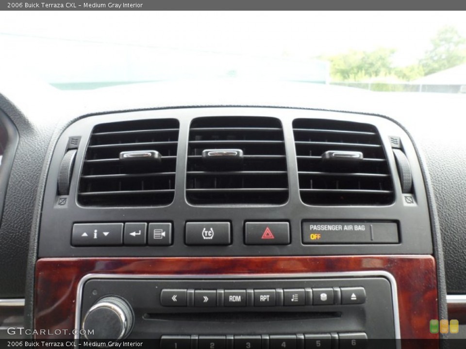 Medium Gray Interior Controls for the 2006 Buick Terraza CXL #52024080