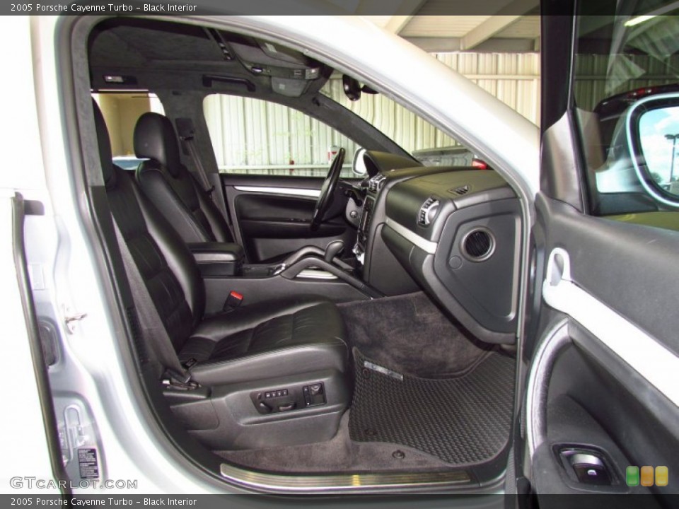 Black Interior Photo for the 2005 Porsche Cayenne Turbo #52027299
