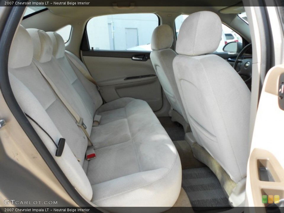 Neutral Beige Interior Photo for the 2007 Chevrolet Impala LT #52033887