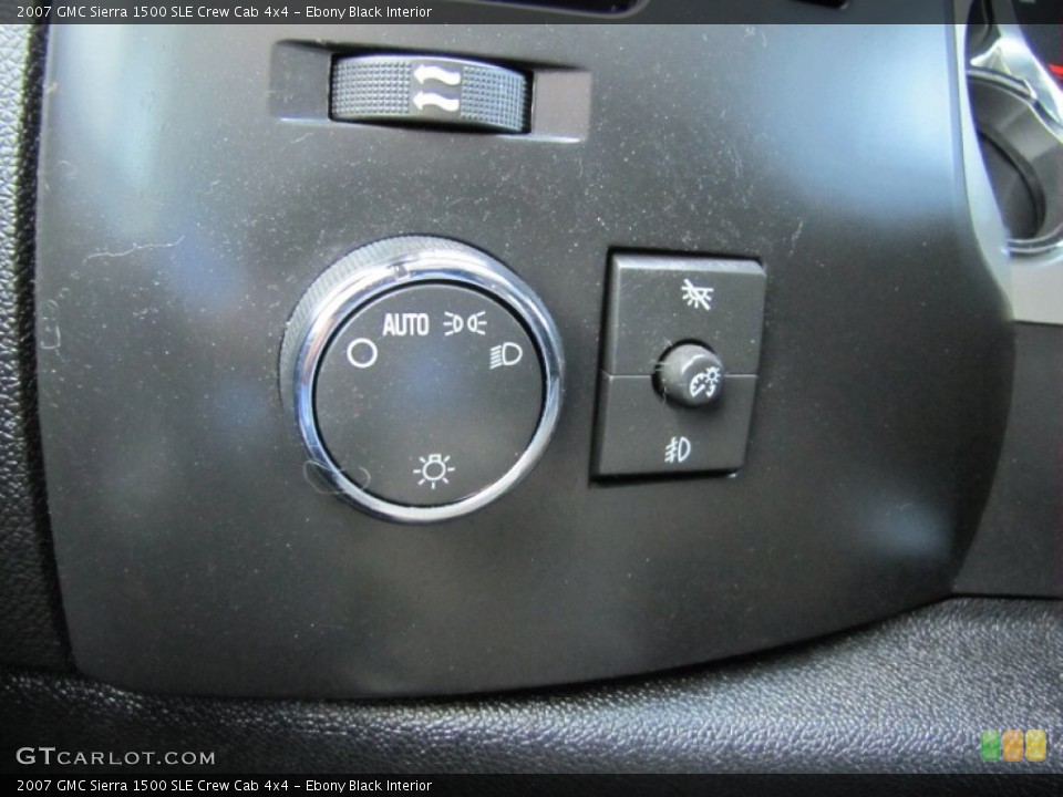 Ebony Black Interior Controls for the 2007 GMC Sierra 1500 SLE Crew Cab 4x4 #52038258