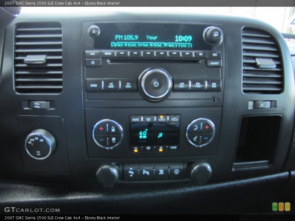 Ebony Black Interior Controls for the 2007 GMC Sierra 1500 SLE Crew Cab 4x4 #52038282