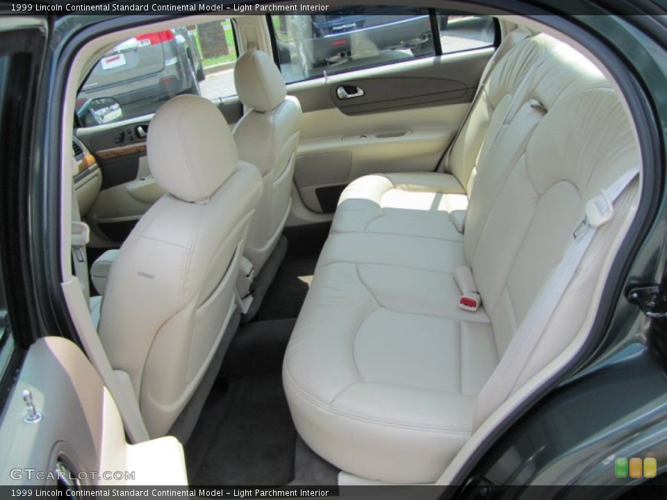Light Parchment Interior Photo for the 1999 Lincoln Continental  #52045067