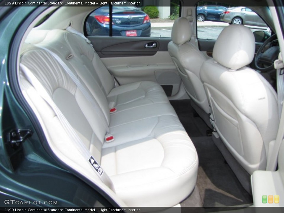 Light Parchment Interior Photo for the 1999 Lincoln Continental  #52045082