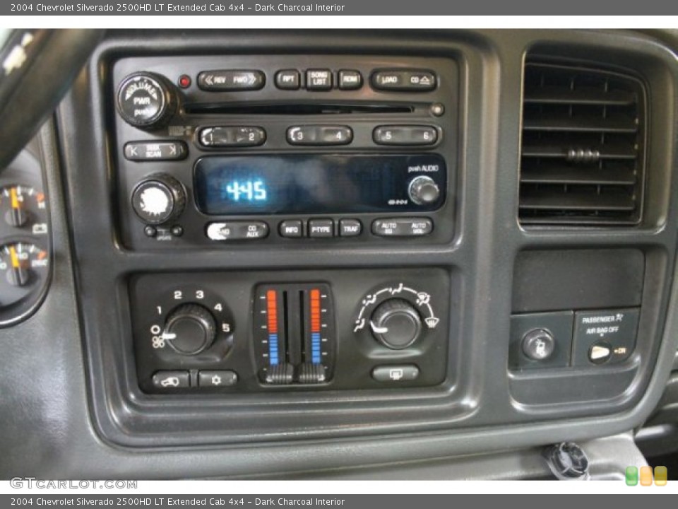 Dark Charcoal Interior Controls for the 2004 Chevrolet Silverado 2500HD LT Extended Cab 4x4 #52046995
