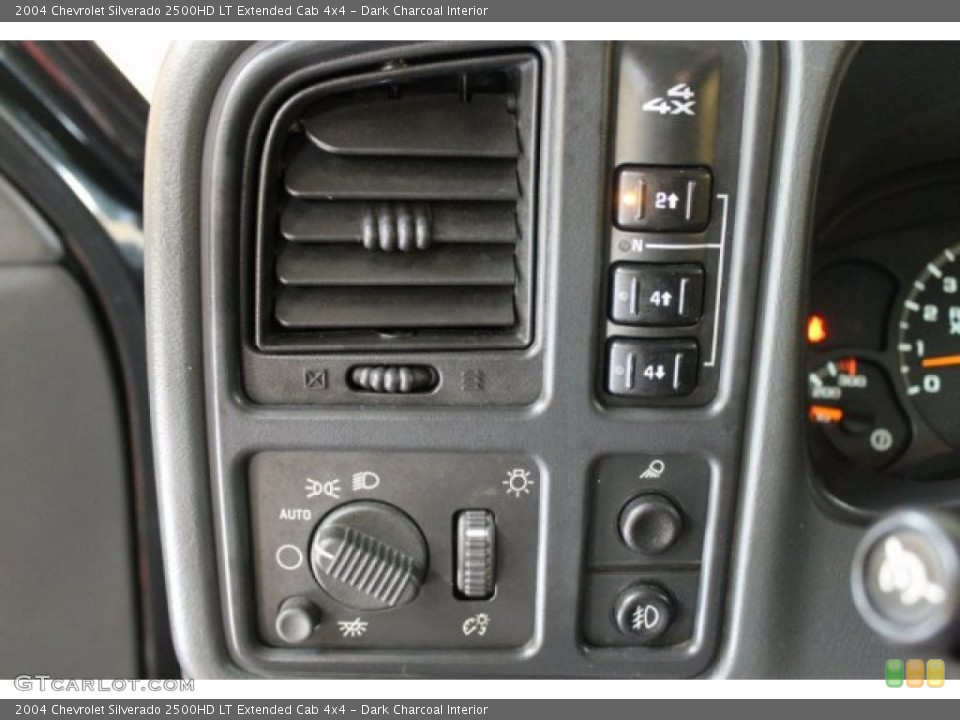 Dark Charcoal Interior Controls for the 2004 Chevrolet Silverado 2500HD LT Extended Cab 4x4 #52047023