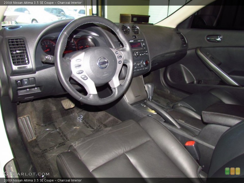 Charcoal Interior Photo For The 2009 Nissan Altima 3 5 Se