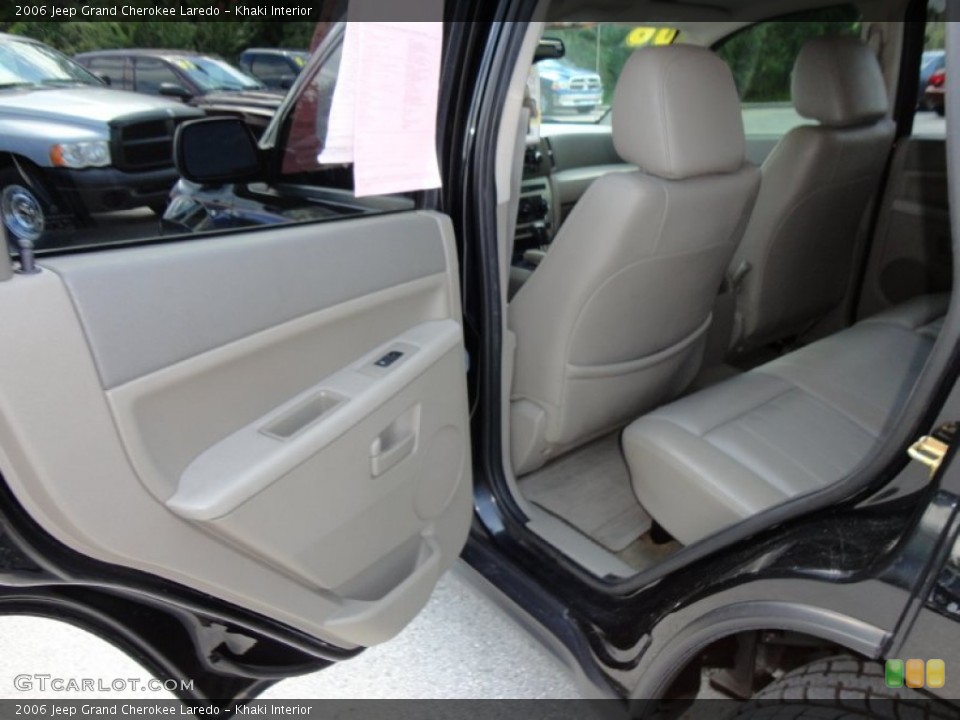 Khaki Interior Photo for the 2006 Jeep Grand Cherokee Laredo #52051973