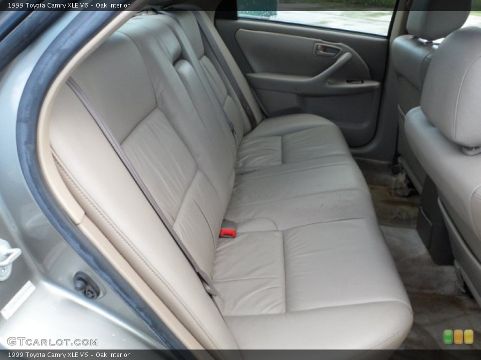 Oak Interior Photo for the 1999 Toyota Camry XLE V6 #52060175