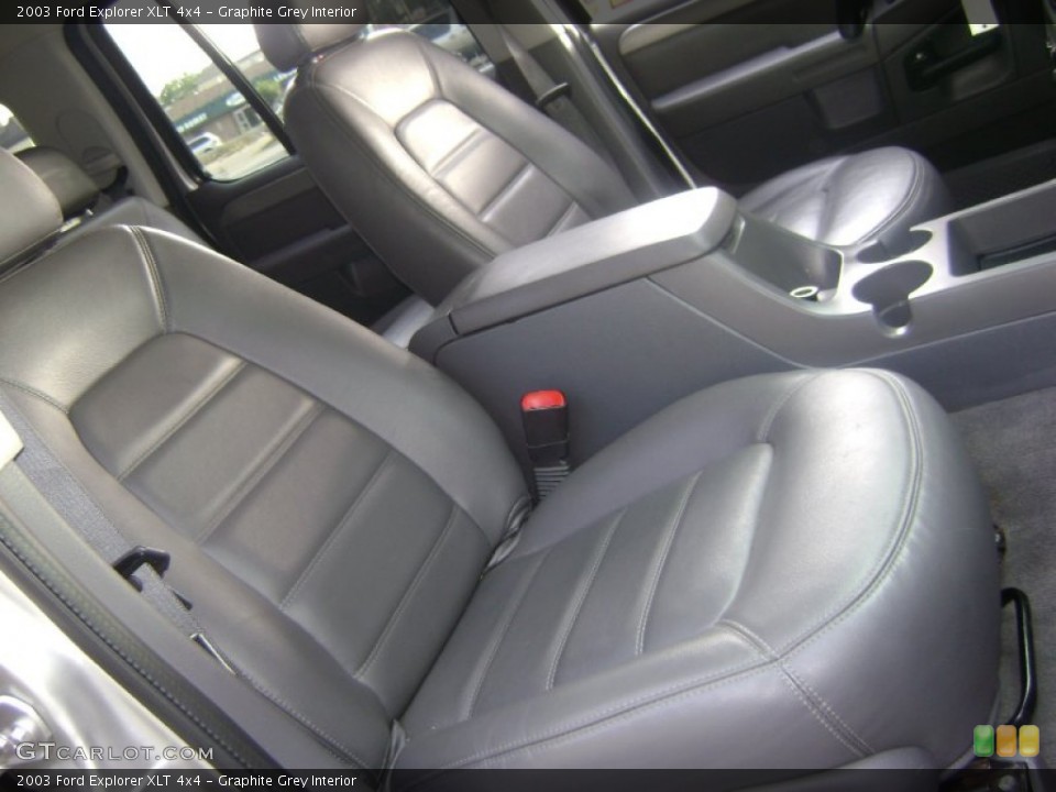Graphite Grey Interior Photo for the 2003 Ford Explorer XLT 4x4 #52074659