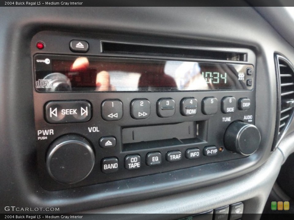 Medium Gray Interior Controls for the 2004 Buick Regal LS #52080668