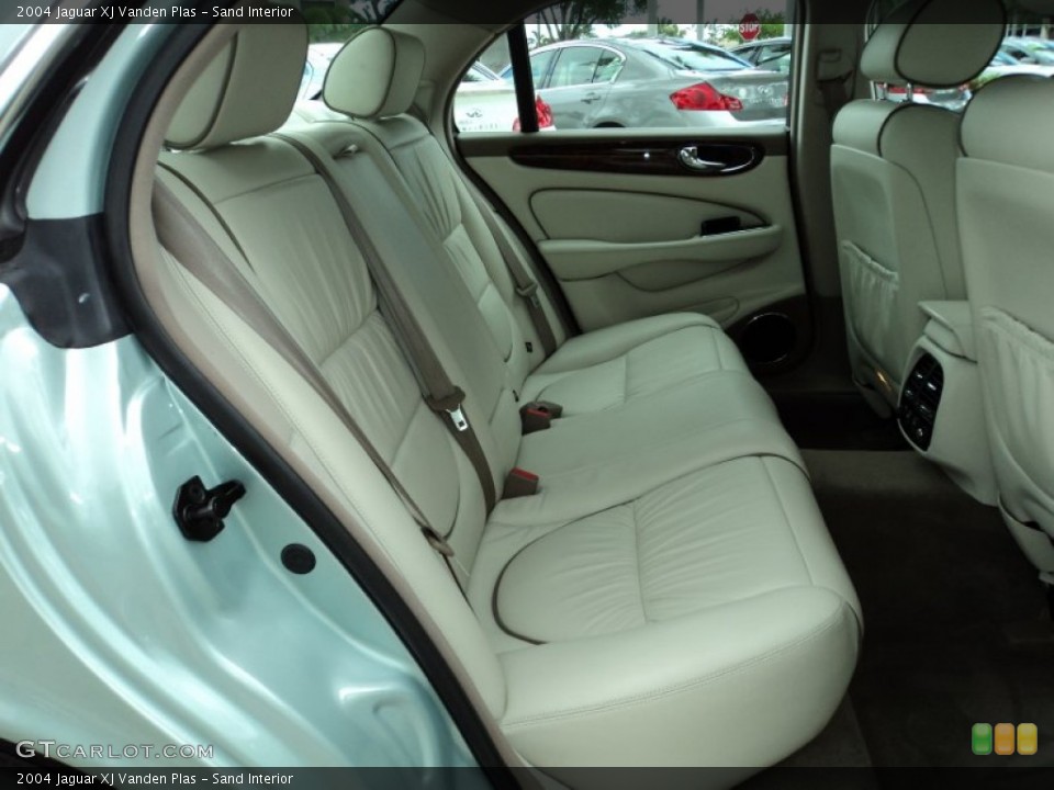 Sand Interior Photo for the 2004 Jaguar XJ Vanden Plas #52089862