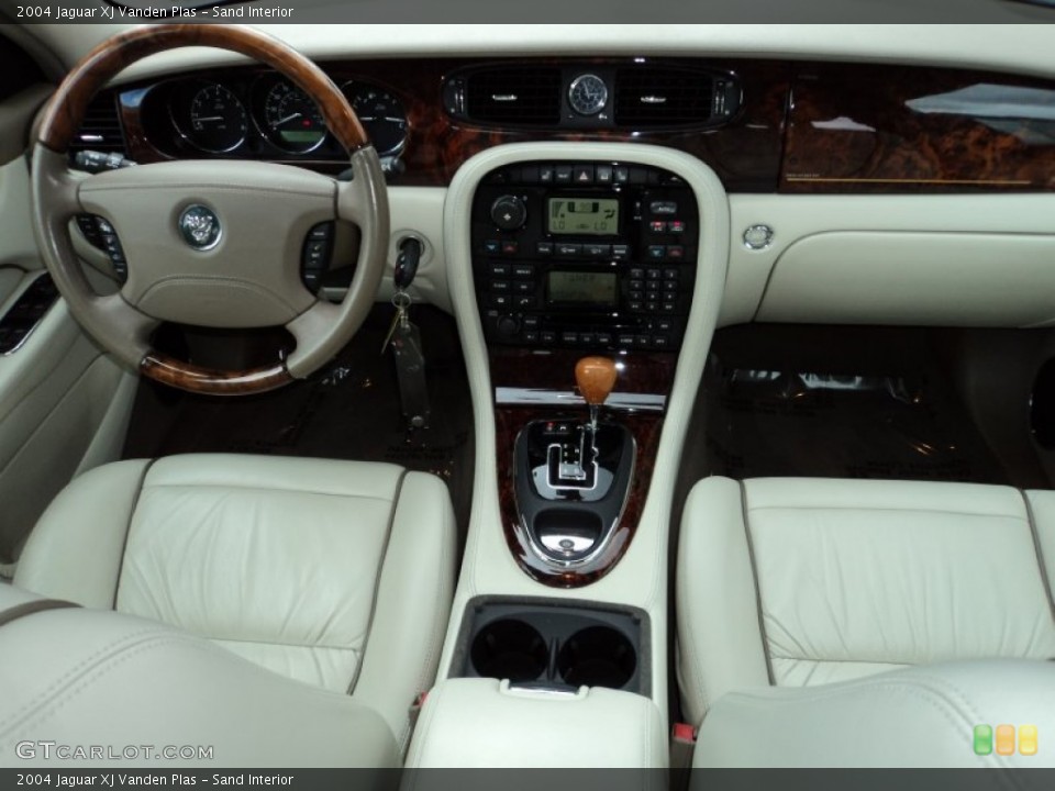 Sand Interior Dashboard for the 2004 Jaguar XJ Vanden Plas #52089876